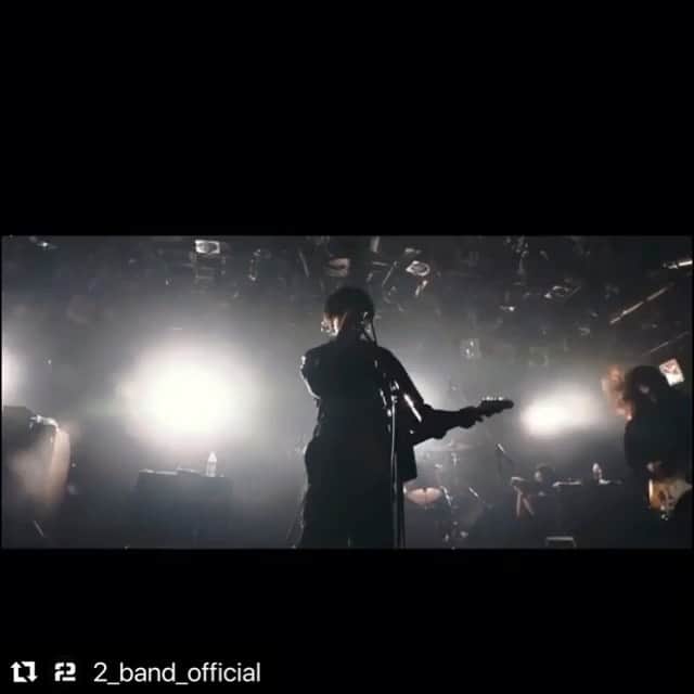 古舘佑太郎のインスタグラム：「こちらのミスで非常にバタバタしてしまいましたが、ようやく再アップ完了です！#Repost @2_band_official with @make_repost ・・・ 【DAY BY DAY ライブ映像公開！】  2020年11月8日（日）渋谷QUATTROにて、行われたトリプルヘッダーワンマンライブ"限界突破"より「DAY BY DAY」ライブ映像を公開。  Director : Rio Nakamura  Camera crew umihayato Shin Ishihara Ryohey Sakane Tomeki Daisuke  Live Mix : Miyuki Nakamura Stylist : Kie Fujii  ◆LIVE情報◆  2021.2.2 4th anniversary oneman LIVE「THE 2 新章」OSAKA 開場/開演 18:30/19:30  2021.2.22 4th anniversary oneman LIVE「THE 2 新章」TOKYO  開場/開演 18:45/19:30  🎫チケット一般販売🎫 受付期間:2020/12/19(土)10:00～2021/2/21(日)18:00 http://eplus.jp/2band/  2 Official Web Site https://www.2band.tokyo  #2_band」