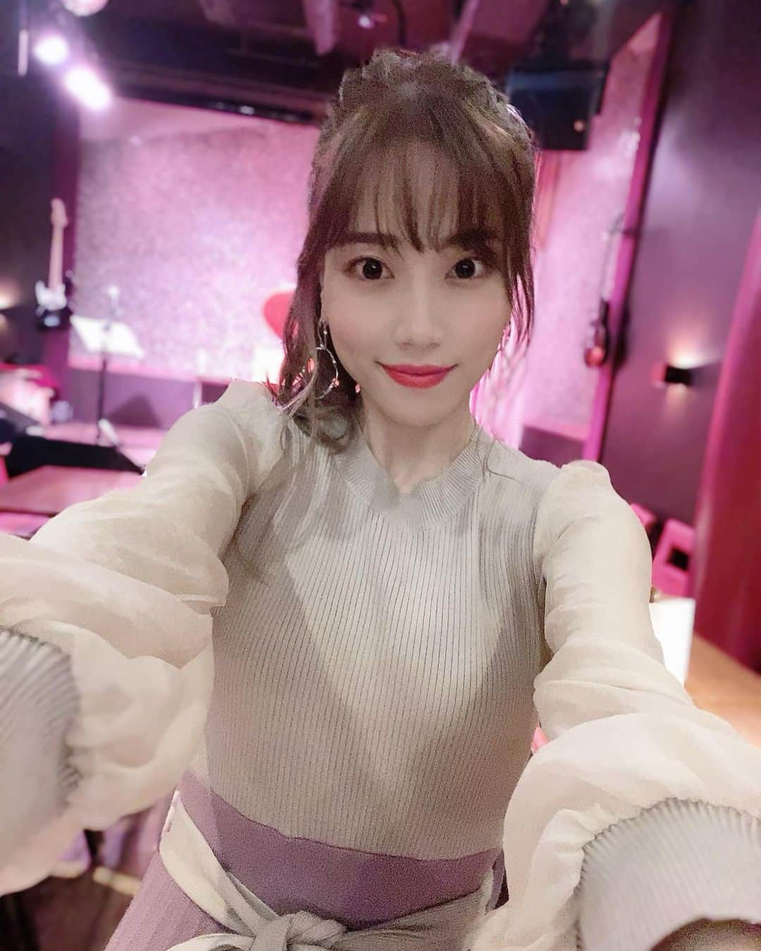 菜々香のインスタグラム：「今日のヘアと衣装！！ ワンピースはROYALPARTY💓」