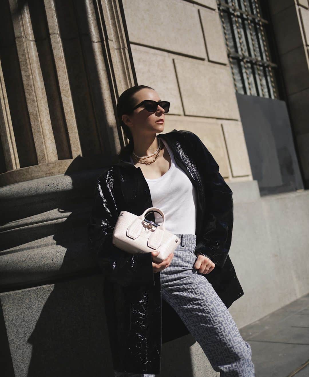 Longchampのインスタグラム：「When you wear Longchamp, the spotlight tends to find you… @JuliaComil looking #tresparis in our SS21 collection.  #LongchampTresParis  #LongchampSS21 #Longchamp」