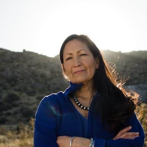 ヒラリー・クリントンさんのインスタグラム写真 - (ヒラリー・クリントンInstagram)「The Biden-Harris administration made history yesterday by nominating Rep. Deb Haaland to be the first Native American Cabinet member in our nation's history, in charge of protecting our lands at Interior. Elections matter.」12月19日 1時04分 - hillaryclinton