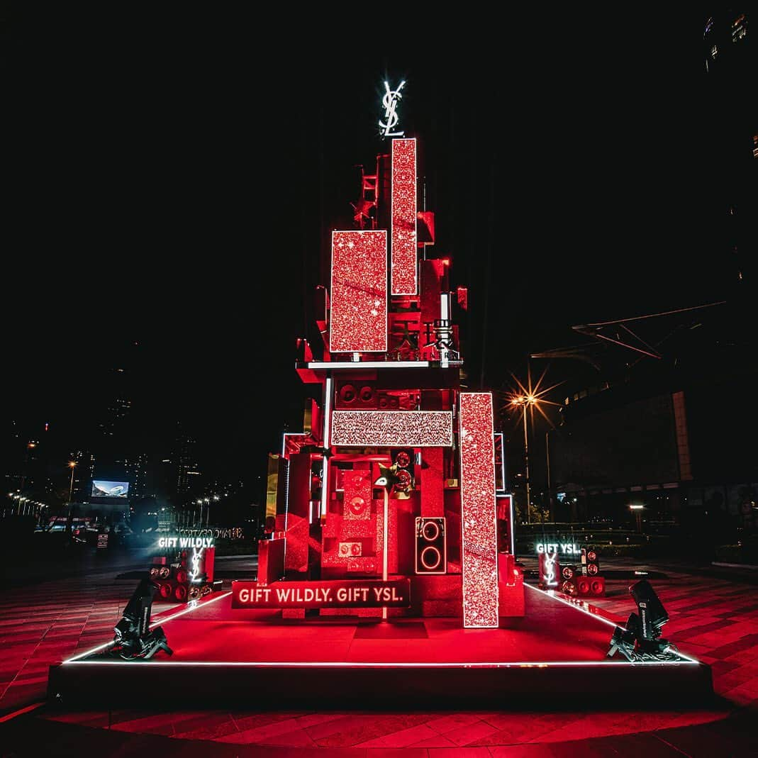 Yves Saint Laurent Beautyさんのインスタグラム写真 - (Yves Saint Laurent BeautyInstagram)「Gift wildly. Gift YSL.  Discover the YSL Xmas Wild Baby Cat Pop Up Shop in Guangzhou.  Here, 400m2 to push the boundaries for the end of the year. Go check it out until January 3rd #giftwildly #yslbeauty #guangzhou」12月19日 1時08分 - yslbeauty