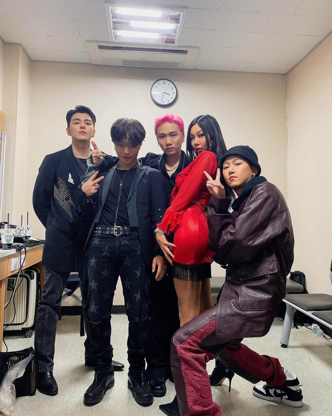 Jessiさんのインスタグラム写真 - (JessiInstagram)「여백의 미 ❤️ let’s go @mushvenom @thisisjusthis @groovypark @hwimmm #SMTM9」12月19日 1時19分 - jessicah_o