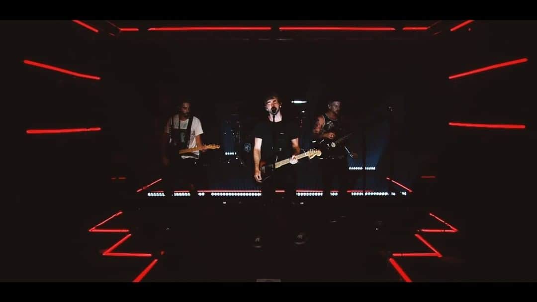 All Time Lowのインスタグラム：「The fifth and final #BasementNoise stream is at 3pm PT / 6pm ET today. It’s sad, but this basement is dark and cold and we’re a little excited to get out. shop.alltimelow.com for tickets.」