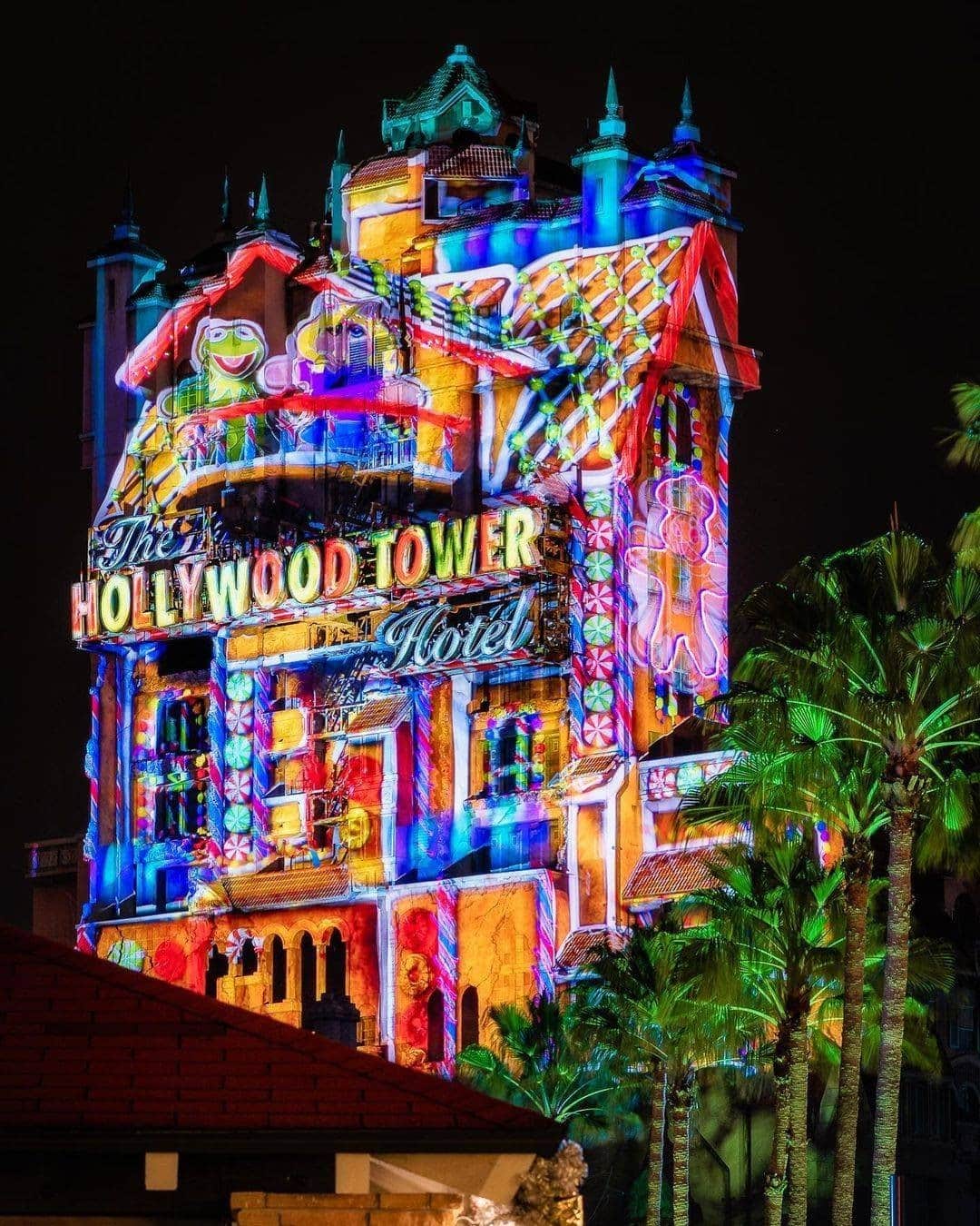 Walt Disney Worldのインスタグラム：「Tower of JOY 🍬✨ #HollywoodStudios #WaltDisneyWorld (📷: @marcopolo15)」
