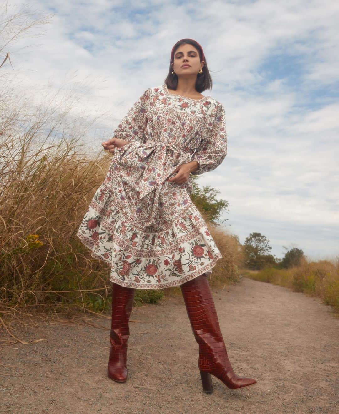 のインスタグラム：「Excited to announce a special sale for our customers! Select boot styles (including our Goldy tall boots) are 30% off on our site from now through Monday. The link to shop is in our bio, no code necessary 💕」