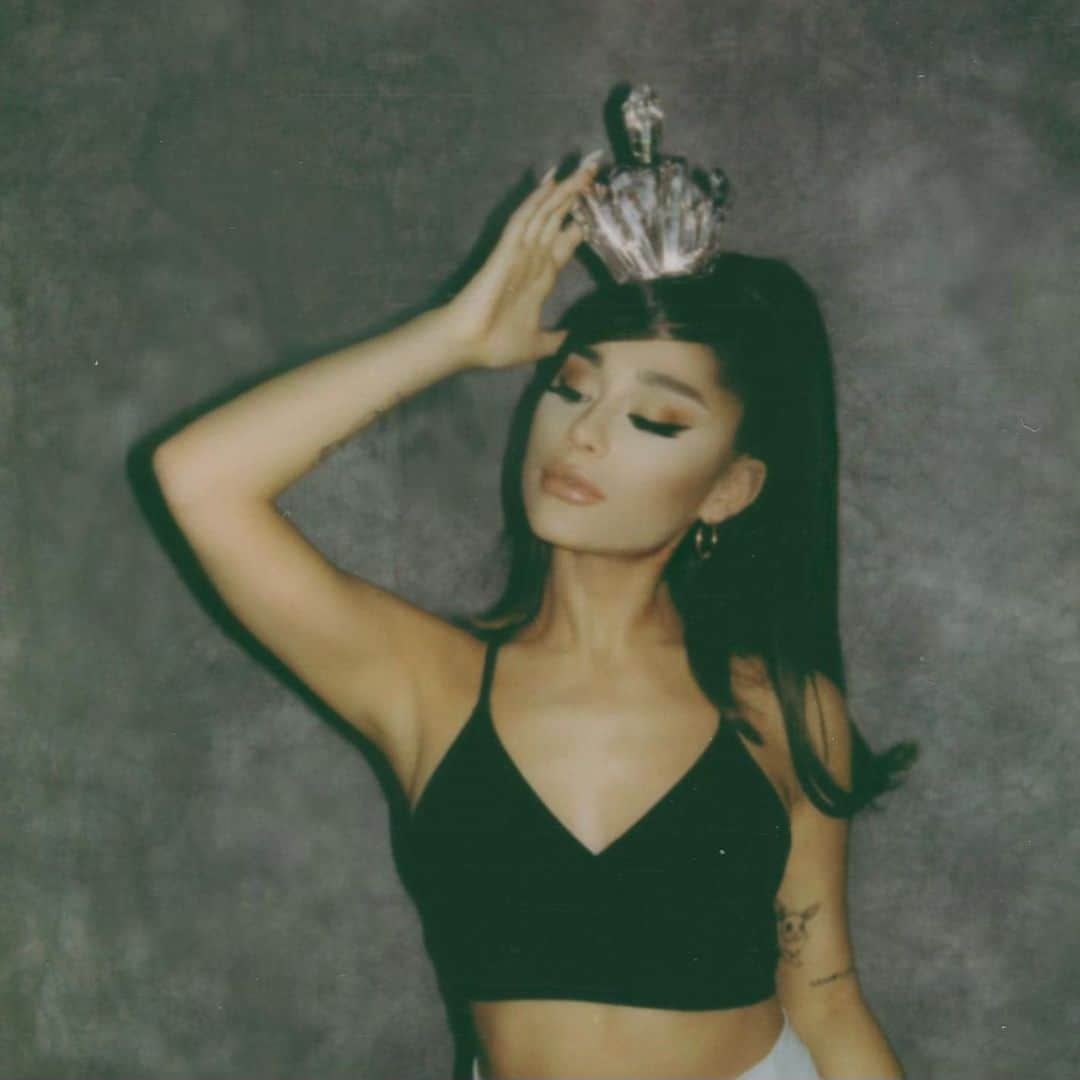 Alfredo Floresのインスタグラム：「📸 @arianagrande」