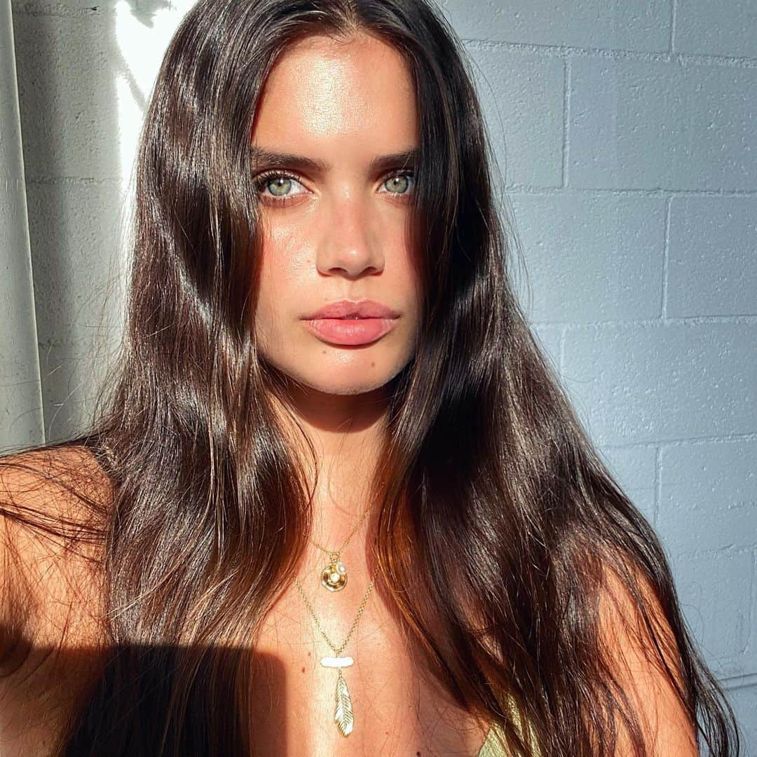 サラ・サンパイオさんのインスタグラム写真 - (サラ・サンパイオInstagram)「My favorite necklace layering ❤️」12月19日 2時45分 - sarasampaio