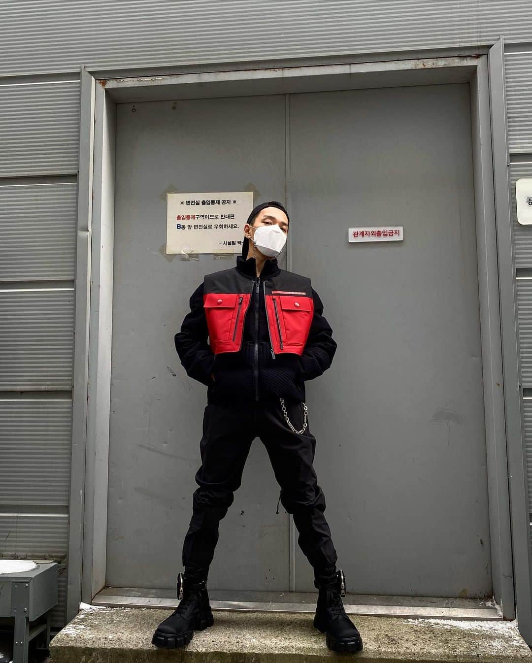 サイモンD のインスタグラム：「prada myself」