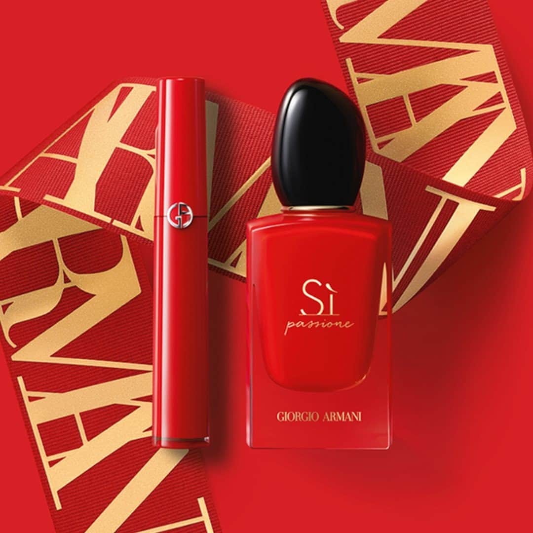 Armani Beautyさんのインスタグラム写真 - (Armani BeautyInstagram)「A passionate, floral scent that goes perfectly with a timeless, red lip. Pair up SÌ PASSIONE with LIP MAESTRO in iconic shade 400 for a gift to remember.   #Armanibeauty #SaySiToPassion #SaySi #SiPassione #LipMaestro #ArmaniRed400 #fragrance #lipstick」12月19日 2時59分 - armanibeauty