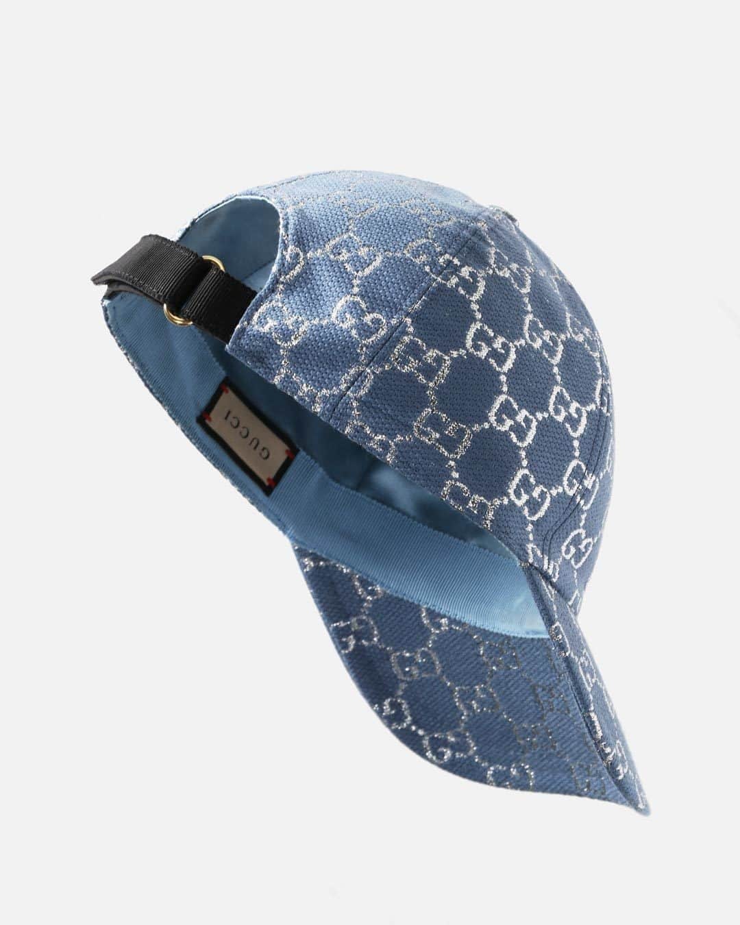 エルエヌシーシーのインスタグラム：「Gucci's GG logo is an evolution of the original Gucci rhombi design from the 1930s. The emblematic monogram animates the GG Lamé Baseball Cap, available to shop online. @gucci」