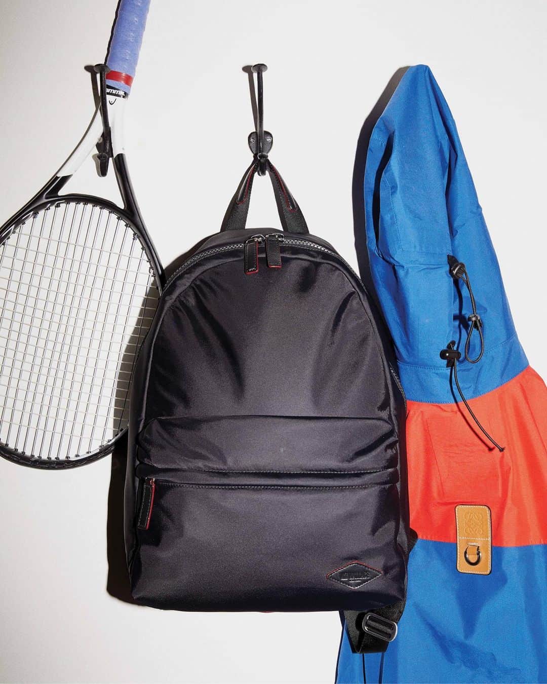 MZウォレスのインスタグラム：「Still looking for a gift for the guy in your life? Look no further! @esquire says our Bleecker Backpack is "your old go-to backpack, just all grown up" — so basically, he's going to love it. #DesignedToDoMore」