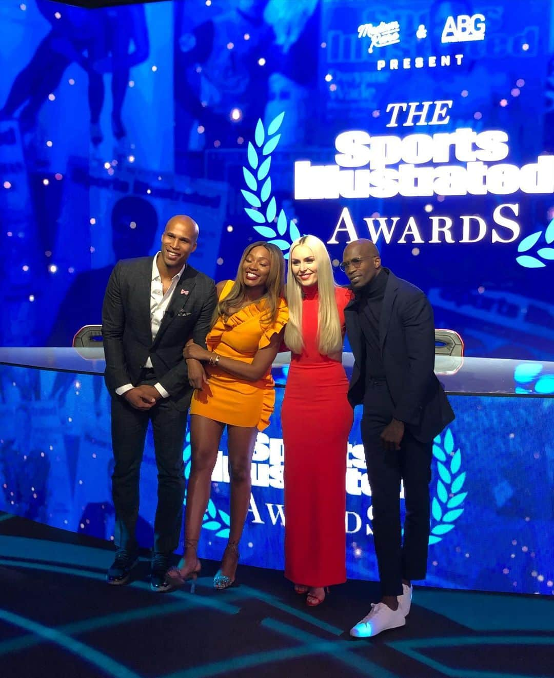 リンゼイ・ボンさんのインスタグラム写真 - (リンゼイ・ボンInstagram)「So excited to host the first ever Sports Illustrated Sportsperson of the Year Awards!! Loved our dream team of hosts @ochocinco @richardajefferson @carichampion  @siawards @sportsillustrated」12月19日 3時05分 - lindseyvonn