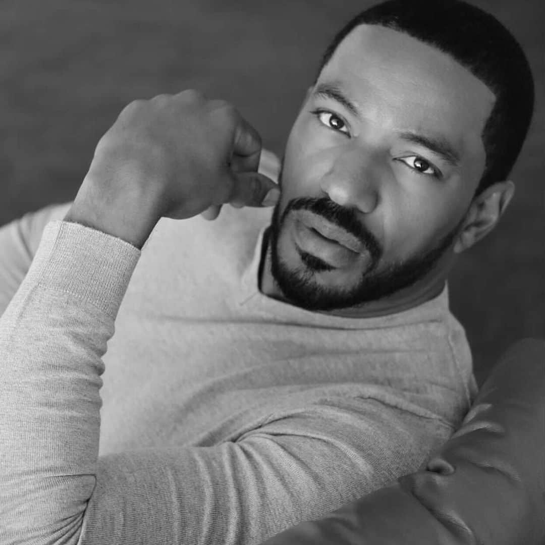 ラズ・アロンソのインスタグラム：「The look on my face when I found out @theboystv was one of @barackobama ‘s favorite shows of 2020! Swipe left baby! 🙌🏾👏🏾💪🏾 📸 @jencooperphoto」