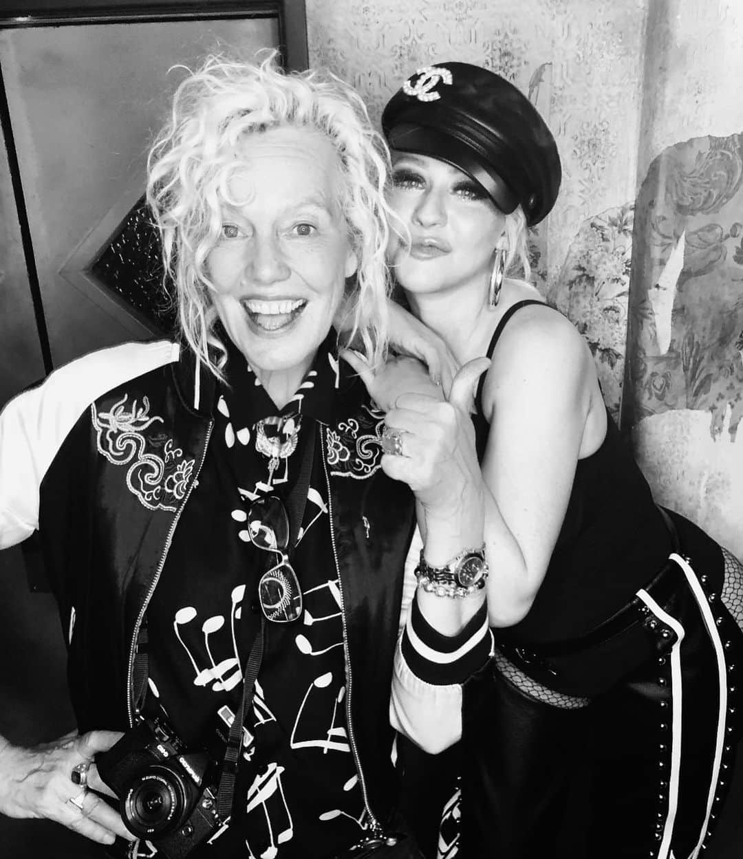 エレン・ヴォン・アンワースさんのインスタグラム写真 - (エレン・ヴォン・アンワースInstagram)「Happy Birthday to my friend @xtina ❤️💋🎂sending you tons of love and hope you have a fantastic day. Hair @petersavic @galore @novacancyla」12月19日 3時22分 - ellenvonunwerth