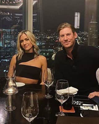 E! Onlineさんのインスタグラム写真 - (E! OnlineInstagram)「#SouthernCharm star Austen Kroll finally weighed in on Kristin Cavallari dating rumors, and we’ll just say he didn't exactly deny that he'd be into it. 😂 Watch him blush at the link in our bio. (📷: Instagram)」12月19日 3時30分 - enews