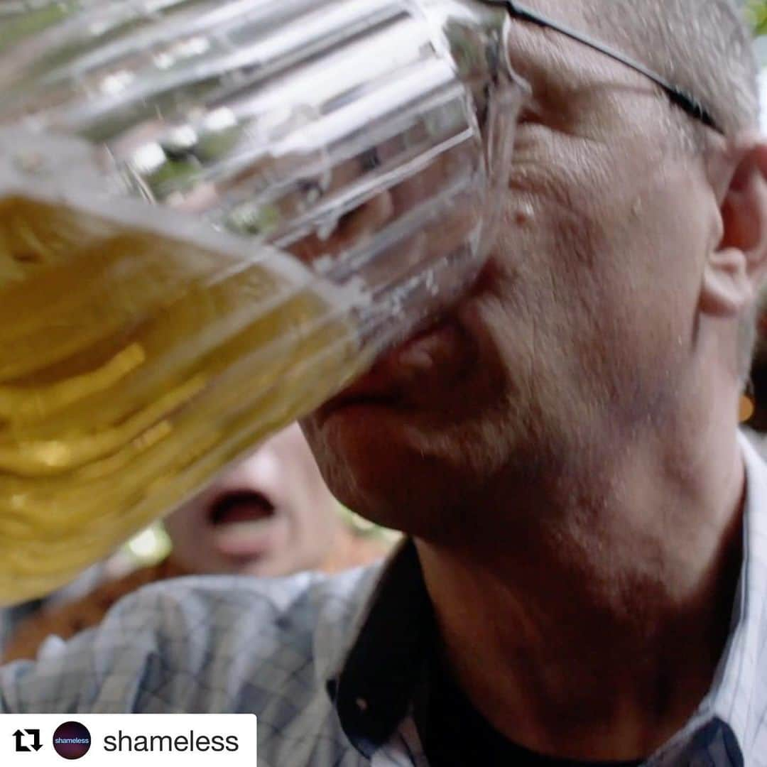 ジョシュア・マリーナのインスタグラム：「I did in fact chug an entire pitcher of (non-alcoholic) beer on the first take, and it left me largely incapacitated.」