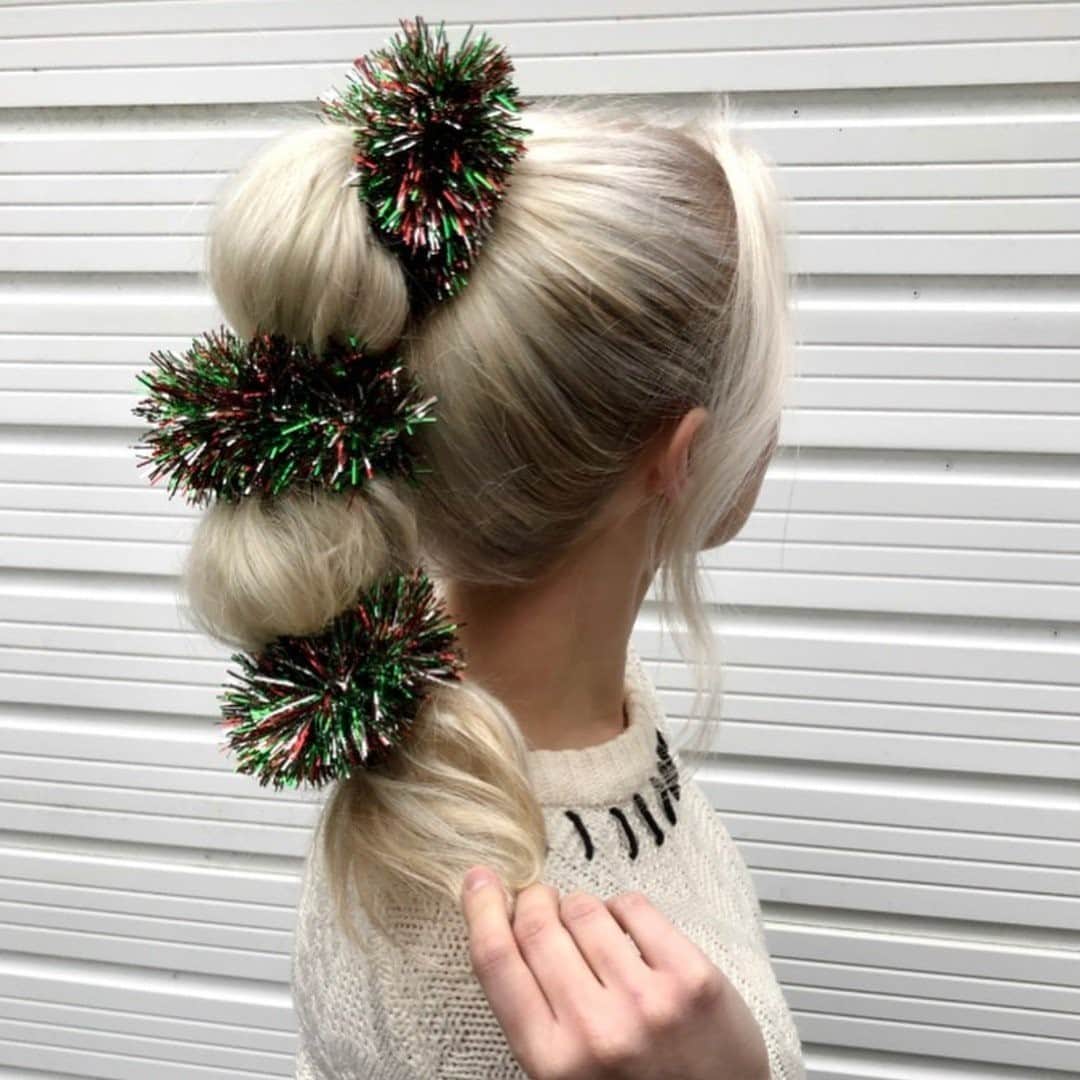 アクセサライズのインスタグラム：「Don't get your tinsel in a twist 🎄  📷: @michaelgrayhair  Tap the link in our bio to shop #Accessorize #Accessorizer」