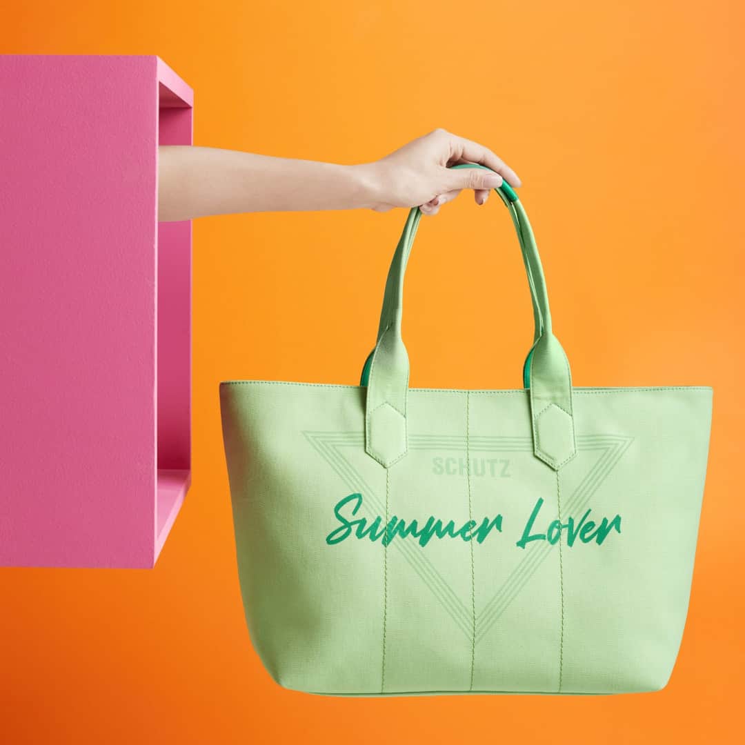Schutzのインスタグラム：「FOR THE SCHUTZ SUMMER LOVERS ❤️ #schutzsummercolors」