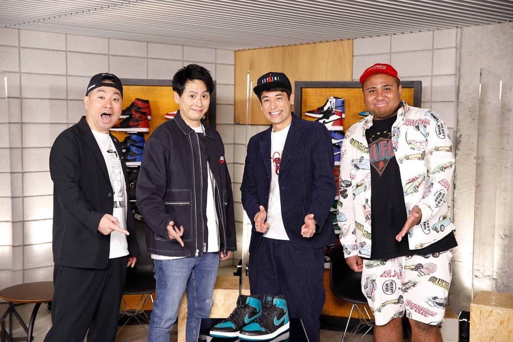 山下健二郎さんのインスタグラム写真 - (山下健二郎Instagram)「情報解禁しましたね！✋✨✨  「スーパースニーカーピーポー ~Super Sneaker People~」 #1ではエアジョーダン1を熱く話してます😂✨  #2ではスーパースニーカー史と僕らのスニ遍歴(前編)です！  歴史は勉強になりました！全くわからない事だらけで更にスニーカー愛が増しました！👟🙆‍♂️✨   配信日は、1月13日(水)午後0:00(昼12:00)配信スタート!  毎週水曜最新話配信(全12話)です！  初回は2話配信[WOWOWオンデマンド]  【放送日】1月18日(月)放送スタート!  隔週月曜夜8:00~2話連続放送 [WOWOWプライム] 【出演者】MC:レイザーラモンRG #1、#2ゲスト:佐藤隆太、山下健二郎(三代目 J SOUL BROTHERS from EXILE TRIBE)、アントニー(マテンロウ) 是非見てください👟👟✨🙏✨」12月19日 14時57分 - 3jsb_kenjiro_official