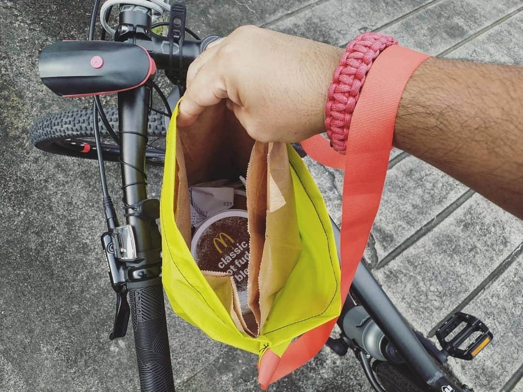 McDonald's Philippinesのインスタグラム：「Craving for McDonald’s Sundae Blends? Mag-Bike-Thru ka na!   Share your #McDoRideThru stories by posting your photos and tagging McDo.   McDonald’s Sundae Blends are available in select stores only.   Photo by @arl000000」