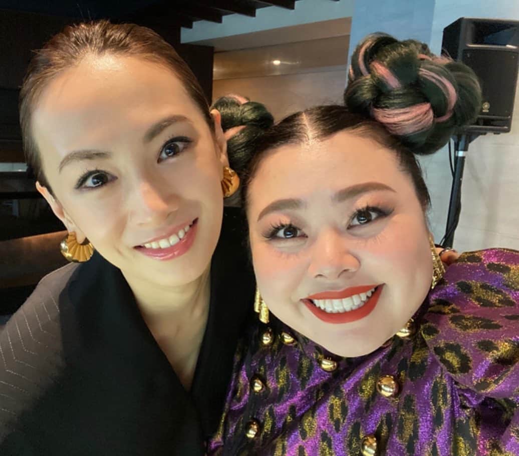 北川景子　ファンアカウントのインスタグラム：「#北川景子 #渡辺直美 #約束のネバーランド」