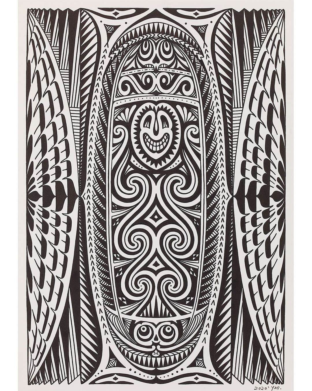 彫らずとも without needleのインスタグラム：「【ハウスタンバラン】 世界の秘境とされるニューギニア島には、土着の文化が根強く残っている。【ハウスタンバラン】と は、精霊信仰、プリミティブアートなどを通じ、独自の生活様式を守るニューギニアの民族たちの間 で“spirit house”を意味するもので、そこには様々な精霊が宿るとされている。今作は、現代美 術にも通じる幻想的な原始造形を YAS 氏ならではの解釈で再構築したもので、170 人ものタトゥー アーティストが参加し、世界で 1000 部のみ販売されるエクスクルーシブな作品集『SHANGRILA INMORTAL TATTOOING』にも掲載。また、2021 年に開催予定の「ロンドン・タトゥー・コンベンショ ン」で、今作の原画がオークションに。YAS 氏の世界的な活躍を裏付ける渾身作といえる。Original Painting  #withoutneedle #彫らずとも  #kinarimagazine #supremerulerofsound #srs #tattoo #freehand #freehandtattoo #tribe #tribal #tribaltattoo #blackink #blackwork #sendaitattoo #thigh #thightattoo #innerthigh #innerthightattoo  #トライバル #トライバルタトゥー #スプリームルーラーオブサウンド #仙台タトゥー  #yapetas」