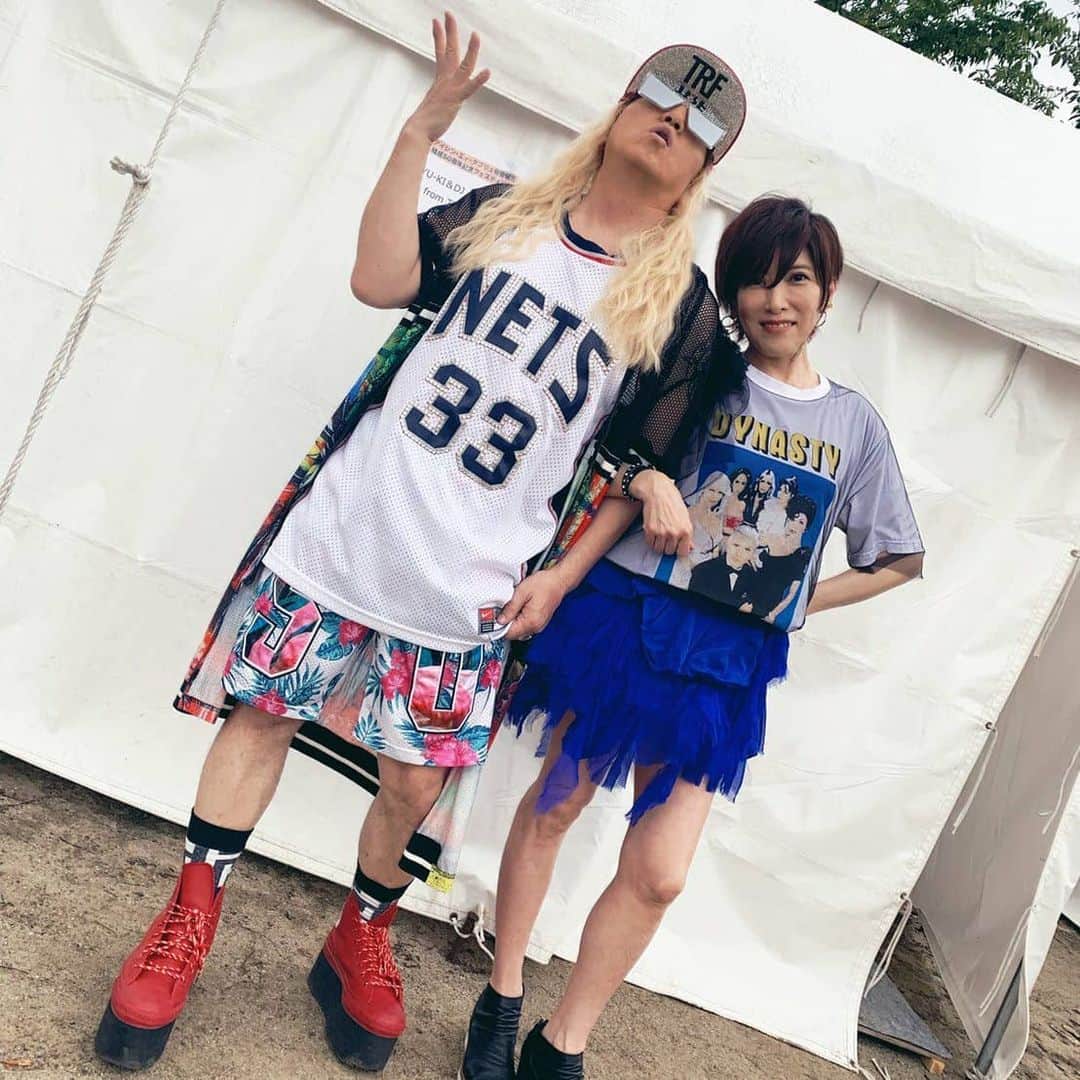 DJ KOOさんのインスタグラム写真 - (DJ KOOInstagram)「12月19日！！TRF ボーカル YU-KIの誕生日 ハッピーバースデーおめでとう！！ イケイケだった90年代は毎日ダッシュで駆け抜けてた！！25年以上経って色んなことを楽しみながら音楽を楽しんでる！！  いつの時代もYU-KIの歌声は最高です！！ 感謝とRESPECTをこめて！！ Happy Birthday！！   #TRF #YU_KI #誕生日 #DJKOO」12月19日 13時43分 - dj_koo1019