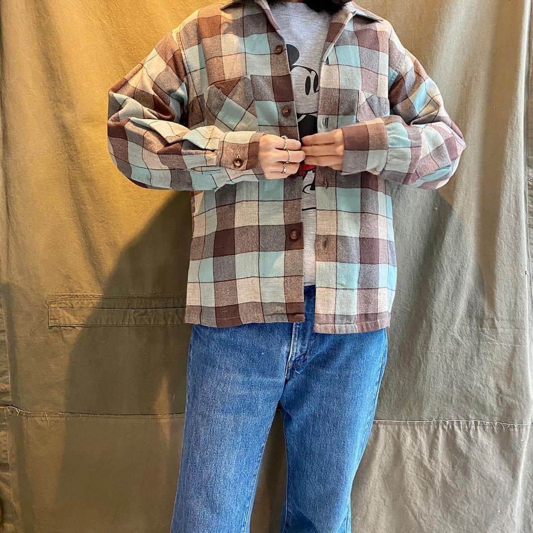 DROP...vintage select shopさんのインスタグラム写真 - (DROP...vintage select shopInstagram)「【New stuff】  1960s MADE IN USA open collar check shirt size 14 1/2 PRICE ¥5500-(+TAX) model 160cm  本日19時頃WEBSHOP掲載予定です。」12月19日 13時50分 - tokyo_drop