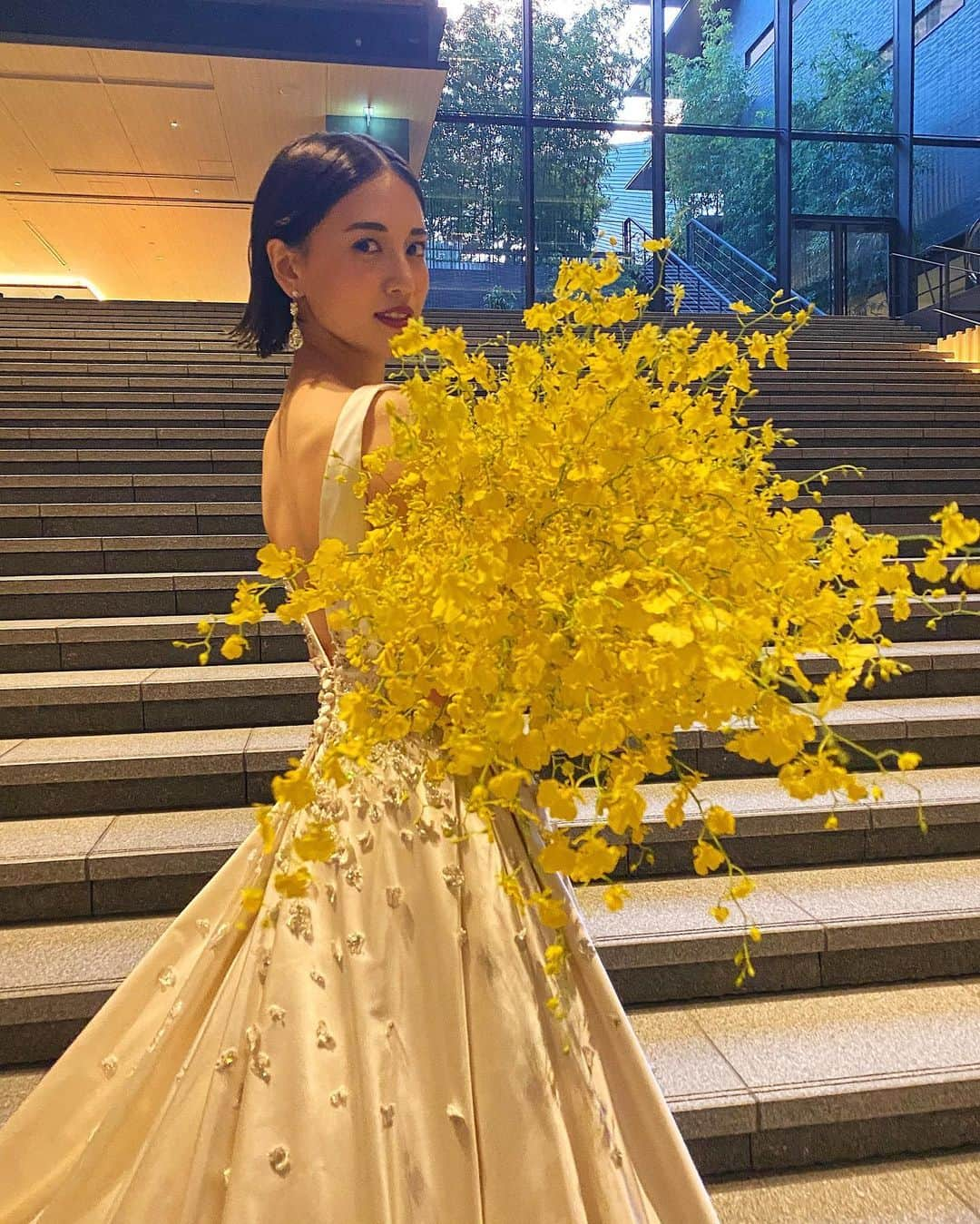 藤井夏恋さんのインスタグラム写真 - (藤井夏恋Instagram)「off shot💐🤍 お花も素敵でした。」12月19日 14時21分 - fujiikaren_official