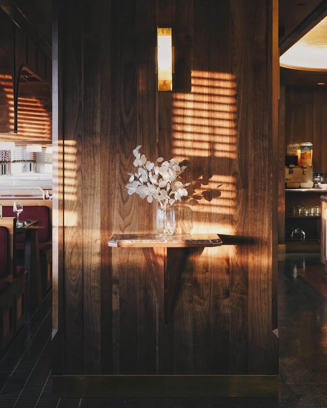 言身寸 in Tainan, Taiwanさんのインスタグラム写真 - (言身寸 in Tainan, TaiwanInstagram)「- @provintia_hotel #天下大飯店 #圓頂西餐廳 - Design @skillabilitydept #本事空間製作所 - Lighting @undercurrentobject #伏流物件  - 2020.12.19 #taiwan #tainan #design #interiordesign #台灣 #台湾 #台南 #設計 #建築写真 #旅館設計 #設計事務所 #商店建築」12月19日 14時44分 - kukud83