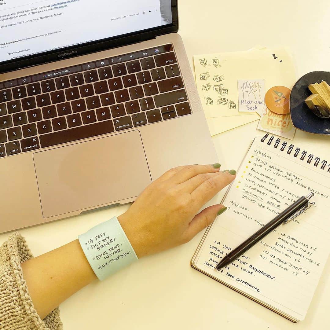 フリーディアのインスタグラム：「How do you guys stay organized and motivated everyday? Mine has been all about making lists. Feels good checking them off. Now I just need to learn how not to stress when the list gets moved to the next day/week 😝   皆さんはどのようにして毎日整理され、やる気を維持していますか？  私はリストを作ることがすべてです。 やらなくちゃ行けない事をやり終わった時にチェックするのが好き。 今、私はリストが次の日/週に移動したときにストレスをかけない方法を学ぶ必要があります😝  #listmaking #lists #makinglists #stayingproductive #motivated #thisisme #friediamn #friedia」