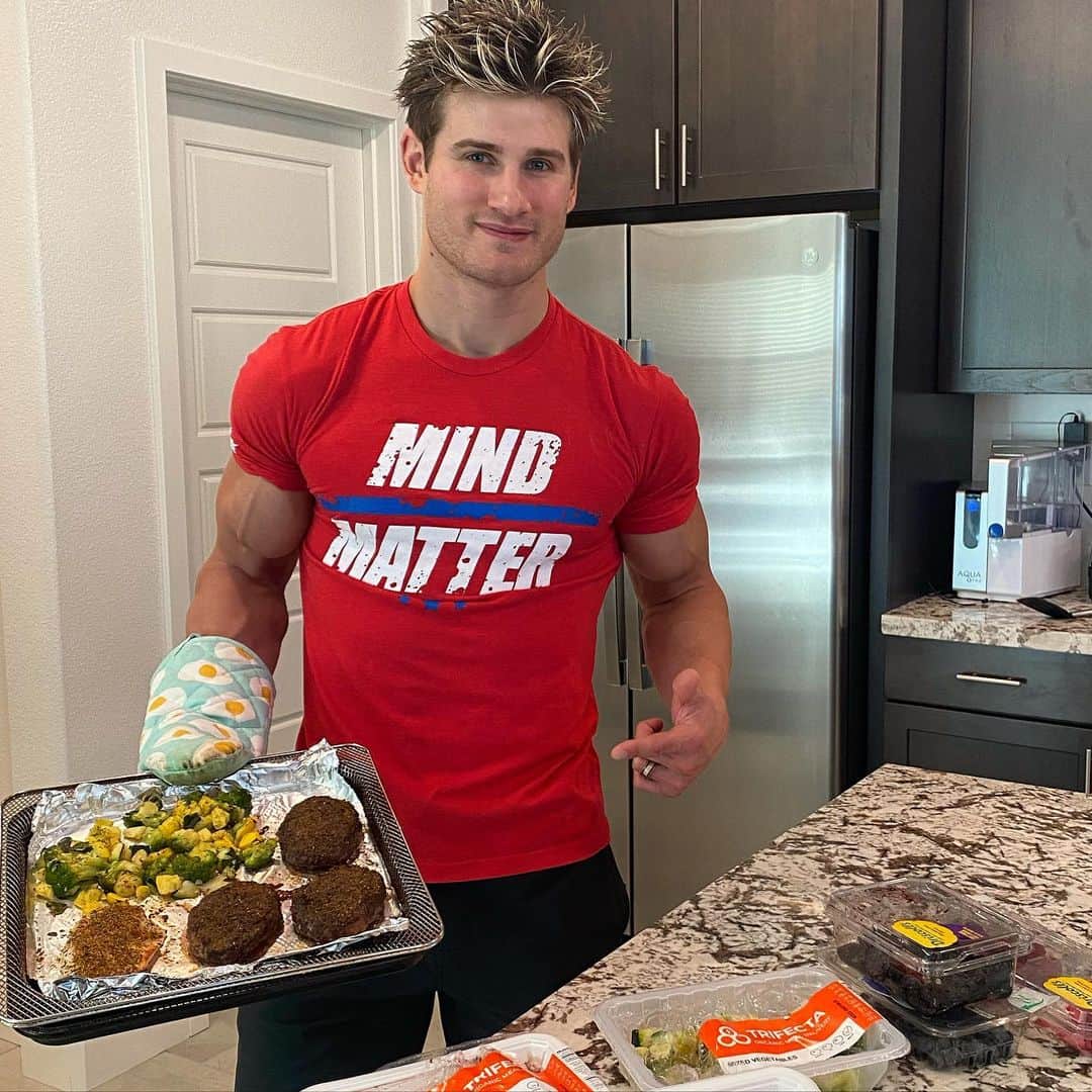のインスタグラム：「Thanks for the organic meats and veggies @trifecta so good!」
