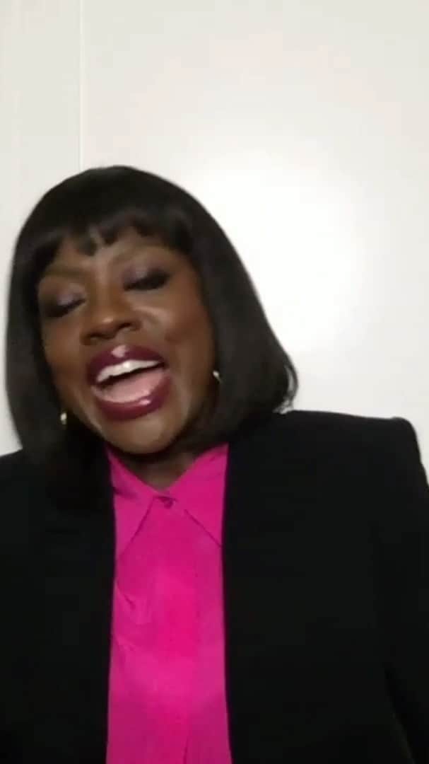 アンソニー・ラモスのインスタグラム：「Had a great time with #ViolaDavis about @maraineyfilm playing the Mother of the Blues...and orgies in the 1920s! 😵   @glaad @netflix #maraineysblackbottom #LGBTQ #Queer」