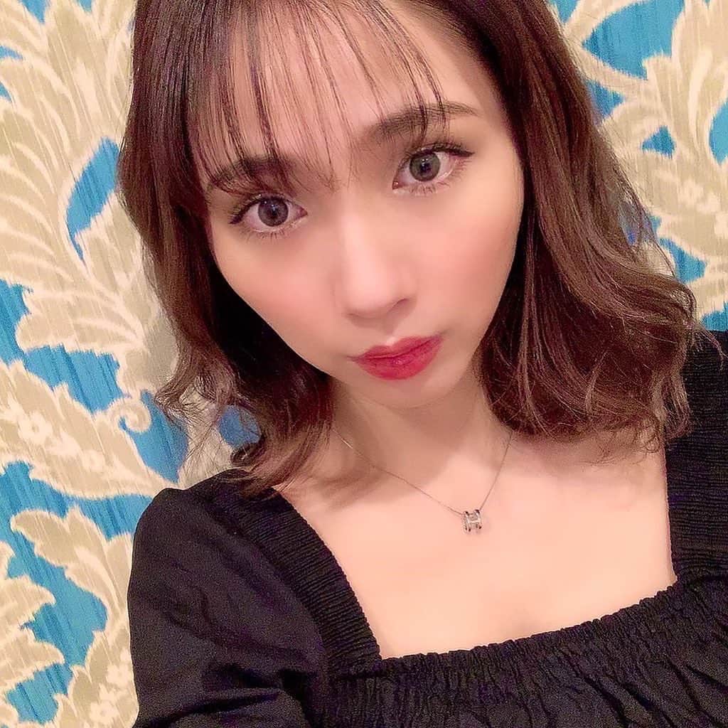 Kahonnaさんのインスタグラム写真 - (KahonnaInstagram)「@emotion__magazine 🤍🙏🏼 18k plating cz diamond H charm necklace (white gold) 小さめでかわいいデザイン👏✨ #emotionmagazine#necklace#accessory」12月19日 6時55分 - kahonnaaaa