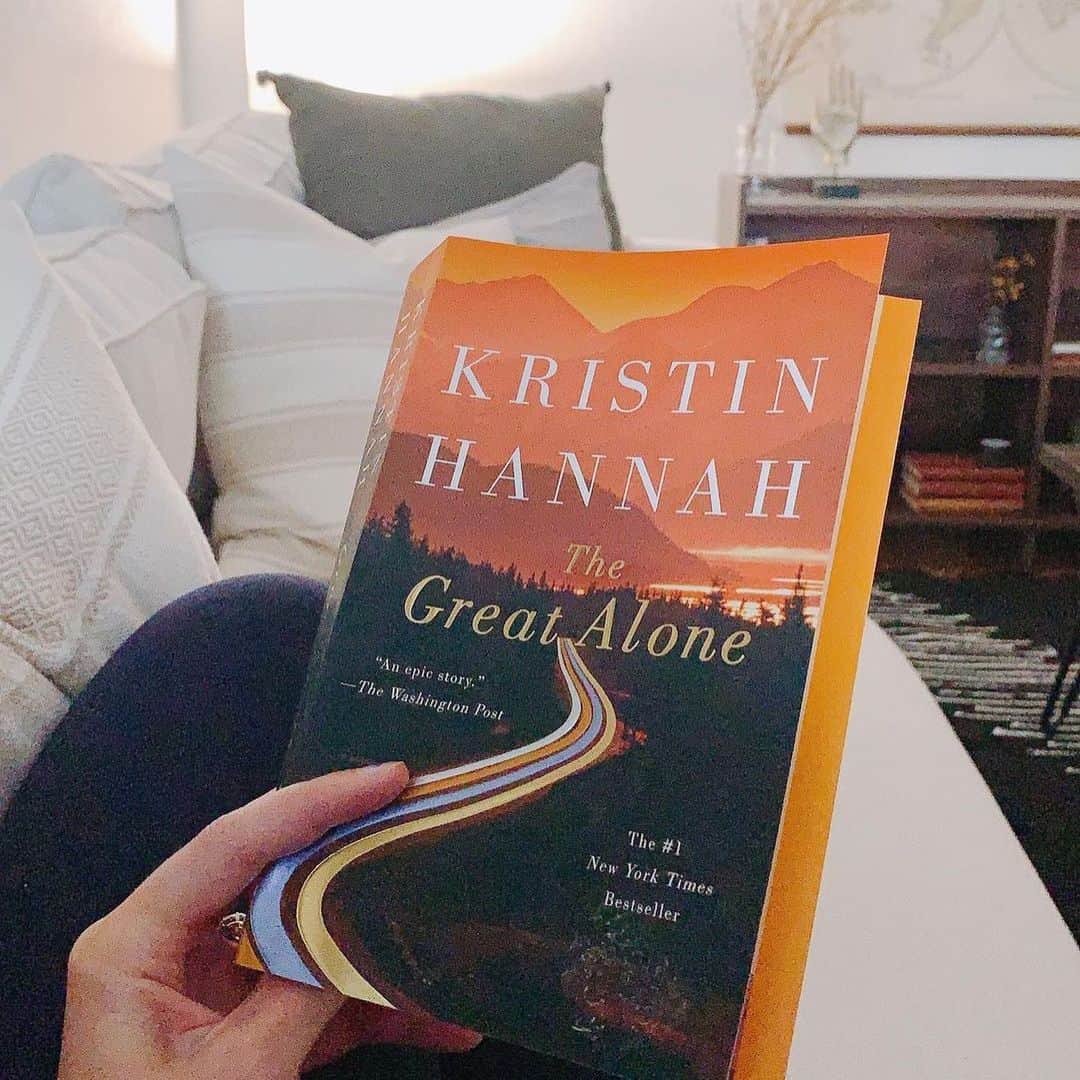 Target Styleさんのインスタグラム写真 - (Target StyleInstagram)「8 heart-warming stories to read when the temps drop. ❤️ If you've finished any of these titles, drop your 1-5 ⭐️ rating!」12月19日 7時04分 - targetstyle