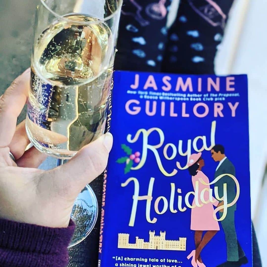 Target Styleさんのインスタグラム写真 - (Target StyleInstagram)「8 heart-warming stories to read when the temps drop. ❤️ If you've finished any of these titles, drop your 1-5 ⭐️ rating!」12月19日 7時04分 - targetstyle