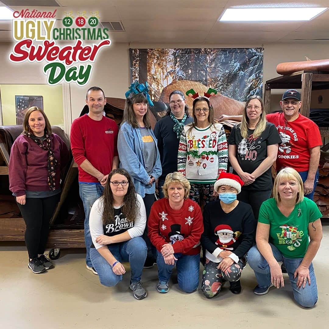 カーネルリトルトンさんのインスタグラム写真 - (カーネルリトルトンInstagram)「Happy National Ugly Christmas Sweater Day from the Col. Littleton Crew! 🎄🎅  #nationaluglychristmasweaterday #UglyChristmasSweaterDay #uglychristmassweater #HappyHolidays #MerryChristmas #HolidayShopping #Christmas #Leather #Leathergoods #Handmade #Handcrafted #MyColStyle #ColonelLittleton #ColLittleton #Tennessee #MadeInUSA」12月19日 7時16分 - colonellittleton