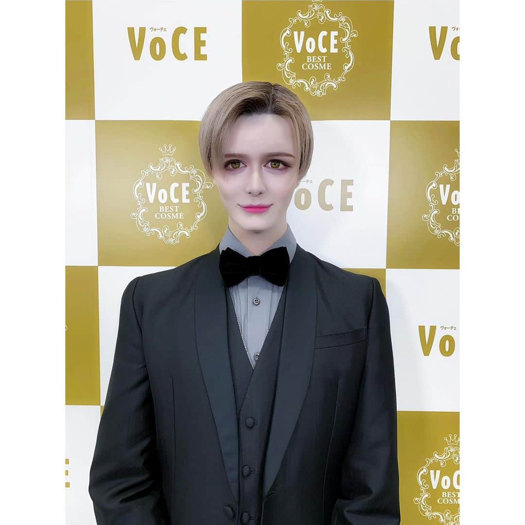 Matt（マット）さんのインスタグラム写真 - (Matt（マット）Instagram)「・ VOCE BEST COSMETICS AWARDS 2020 とーっても楽しかった💕💕💕 去年授賞して今年もまたここに来れて嬉しい♥️ また来年も楽しみ💖  衣装 : @watabewedding」12月19日 7時30分 - mattkuwata_official2018