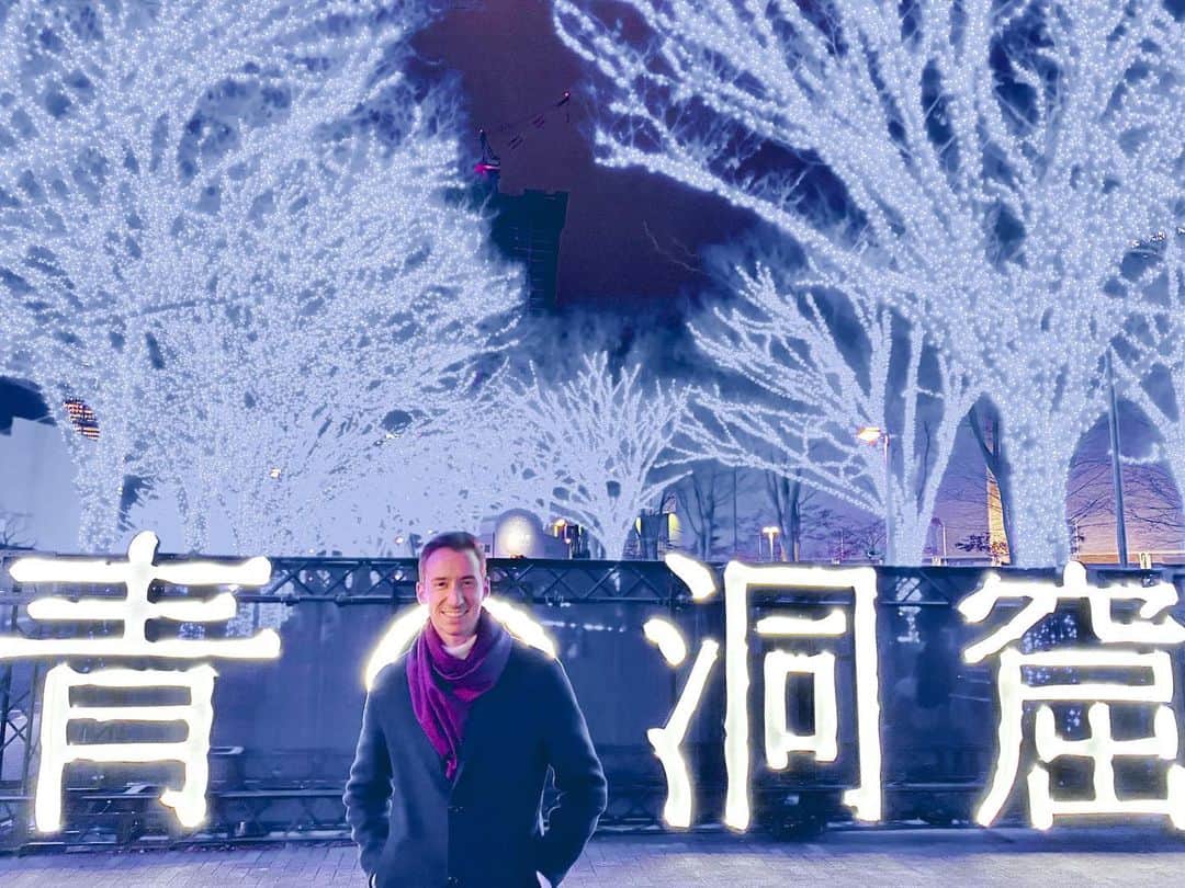 ショーン・ラビットさんのインスタグラム写真 - (ショーン・ラビットInstagram)「1年前の今日から素敵な思い出です。😌💭素敵な友達と素敵なイルミネーションと一緒に楽しかった。次はいつ行けますかかな？🔹 Ah, a year ago today in Tokyo, with awesome friends and beautiful Christmas lights, not a care in the world. Take me back to today last year... . . . . . . #figureskating  #travelphotography  #training  #foodie  #fitfam  #travel  #flashbackfriday  #photography  #ootd  #model  #japan  #mensfashion #フィギュアスケート  #トレーニング  #筋肉  #筋トレ  #青の洞窟  #イルミネーション  #イケメン  #ファッション  #カメラ好きな人と繋がりたい  #コーディネート  #おしゃれさんと繋がりたい  #今日の服  #いいね返し  #インスタ映え  #可愛い  #日本  #おはよう #東京」12月19日 8時00分 - seanrabbitt