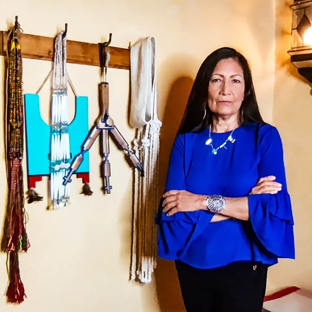 Vogueさんのインスタグラム写真 - (VogueInstagram)「@repdebhaaland, a first-term congresswoman from New Mexico and a member of the Laguna Pueblo Native American people, has been chosen as secretary of the interior in the Biden administration, an appointment that will make her the first Indigenous person ever to hold a Cabinet-level post in this nation’s history.  Tap the link in our bio to read more. Photographed by @hunterabrams」12月19日 8時00分 - voguemagazine