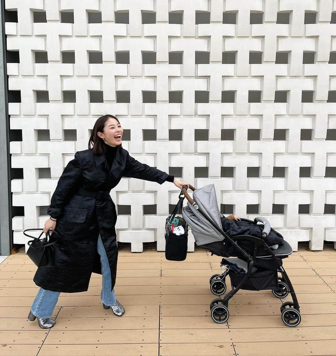 松本ゆいさんのインスタグラム写真 - (松本ゆいInstagram)「天気がいいのは嬉しいね😳  tops...#UNIQLO outer...#maisonmargiela pants...#Levis bag...#therow shoes...#maisonmargiela  #fashion#hermes#ootd#まつゆいの服#ママコーデ」12月19日 8時00分 - yui_m106