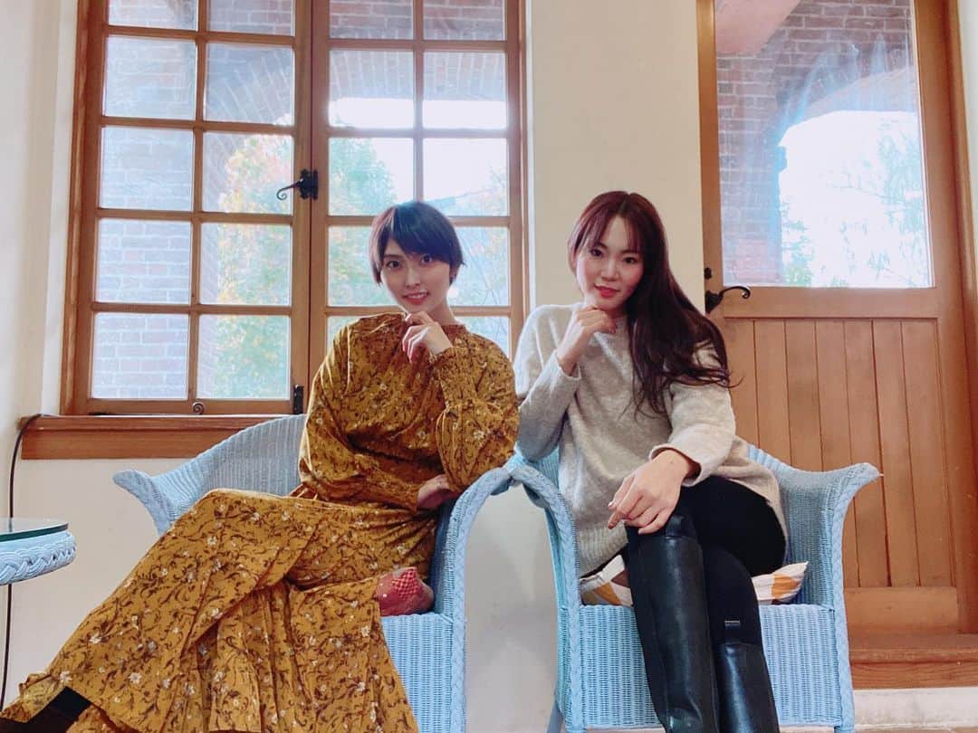 内田有理さんのインスタグラム写真 - (内田有理Instagram)「オバショットからのイキリショット😂？笑　後ろからスライドして見てね😂😂　おもろ　何やってんだか😅って笑い合えるぜ　歩ちゃんかっこよす💓 #香川旅行　#オバショット　#香川  #kagawa #kagawaprefecture #kagawatrip #kagawacafe」12月19日 8時02分 - yuriuchida1018