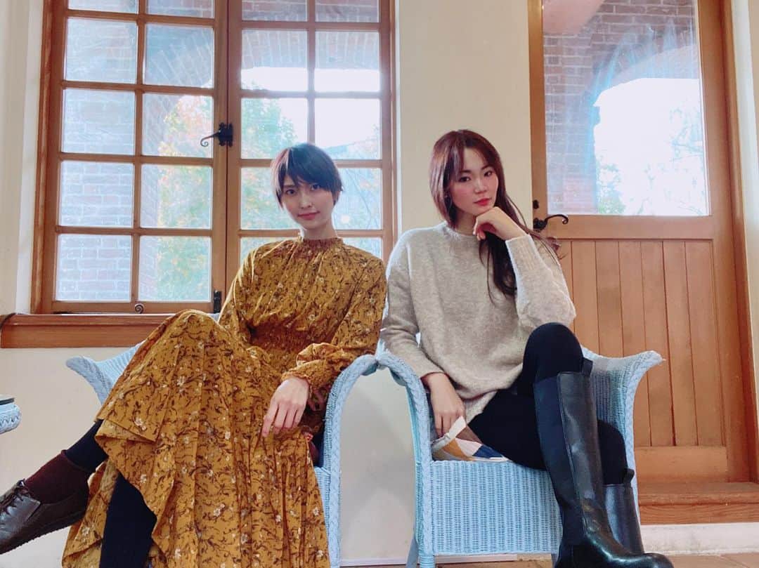 内田有理さんのインスタグラム写真 - (内田有理Instagram)「オバショットからのイキリショット😂？笑　後ろからスライドして見てね😂😂　おもろ　何やってんだか😅って笑い合えるぜ　歩ちゃんかっこよす💓 #香川旅行　#オバショット　#香川  #kagawa #kagawaprefecture #kagawatrip #kagawacafe」12月19日 8時02分 - yuriuchida1018