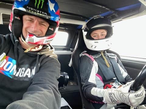 ケン・ブロックさんのインスタグラム写真 - (ケン・ブロックInstagram)「The first and only time my 14-year-old daughter Lia got to drive the Fox Body Mustang 5.0 there were a bunch of cameras around. So, I wanted to give her a chance to drive it just for fun, so we went back to @UtahMotorsportsCampus for a morning just to let her rip. She did really damn well! I love seeing her learn and progress - along with the huge smile on her face. #prouddad #CarcaineDestingStang」12月19日 8時07分 - kblock43
