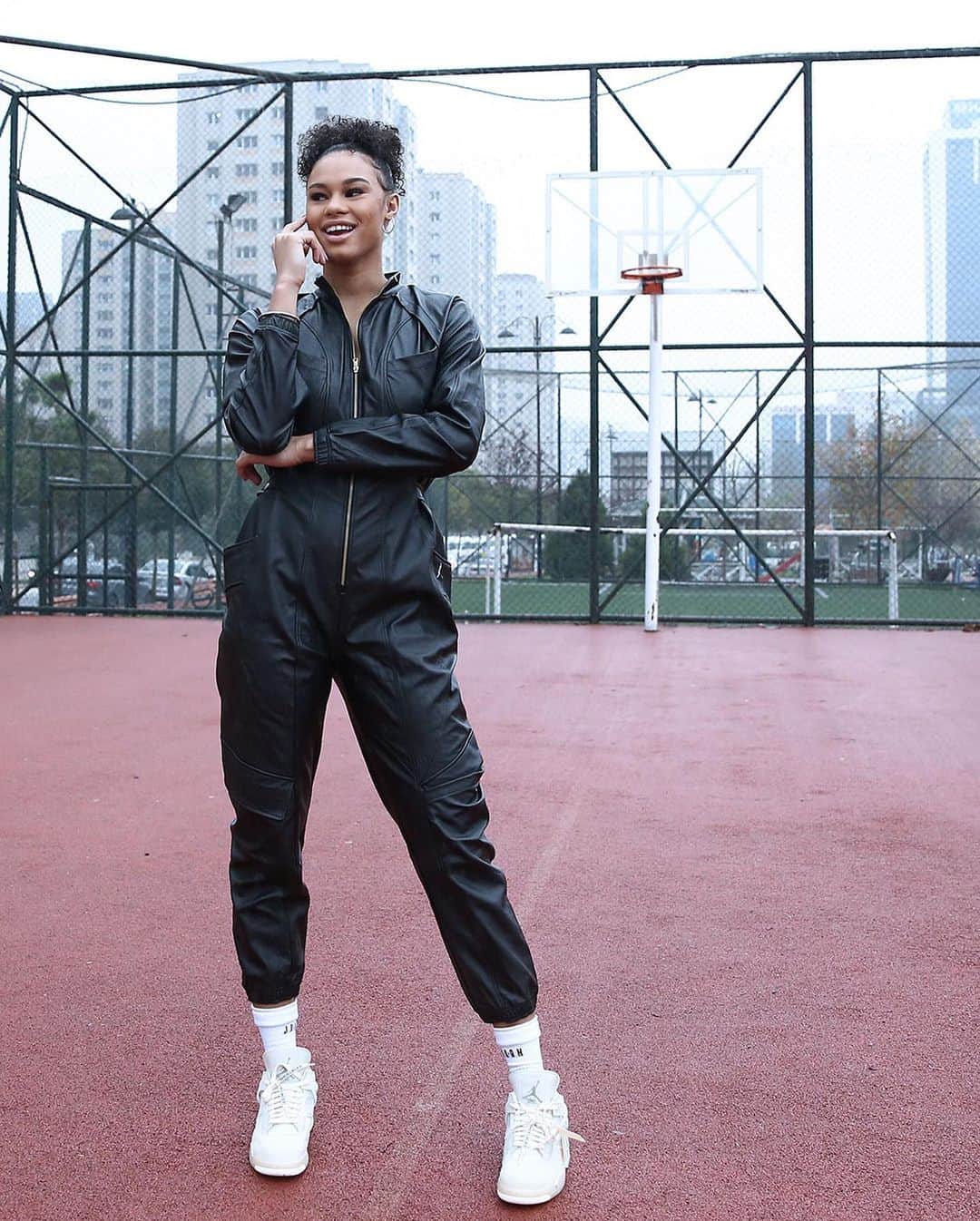 Jordanのインスタグラム：「Meet the next wave of Jordan Brand.  We are happy to welcome WNBA stars @satou_sabally, @tea.cooper2 , @dearicamarie, @jaeecan, and @crystaldangerfield5 to the Jordan family.  Hit the link in bio for more on our newest WNBA family members.」