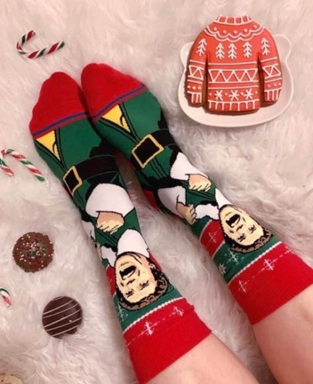 Stanceのインスタグラム：「Who’s ready for next week 🎁? Make sure to take advantage of our free 2 day shipping today before ⏱runs out!! Don’t 😴! 📸 @rowansky」