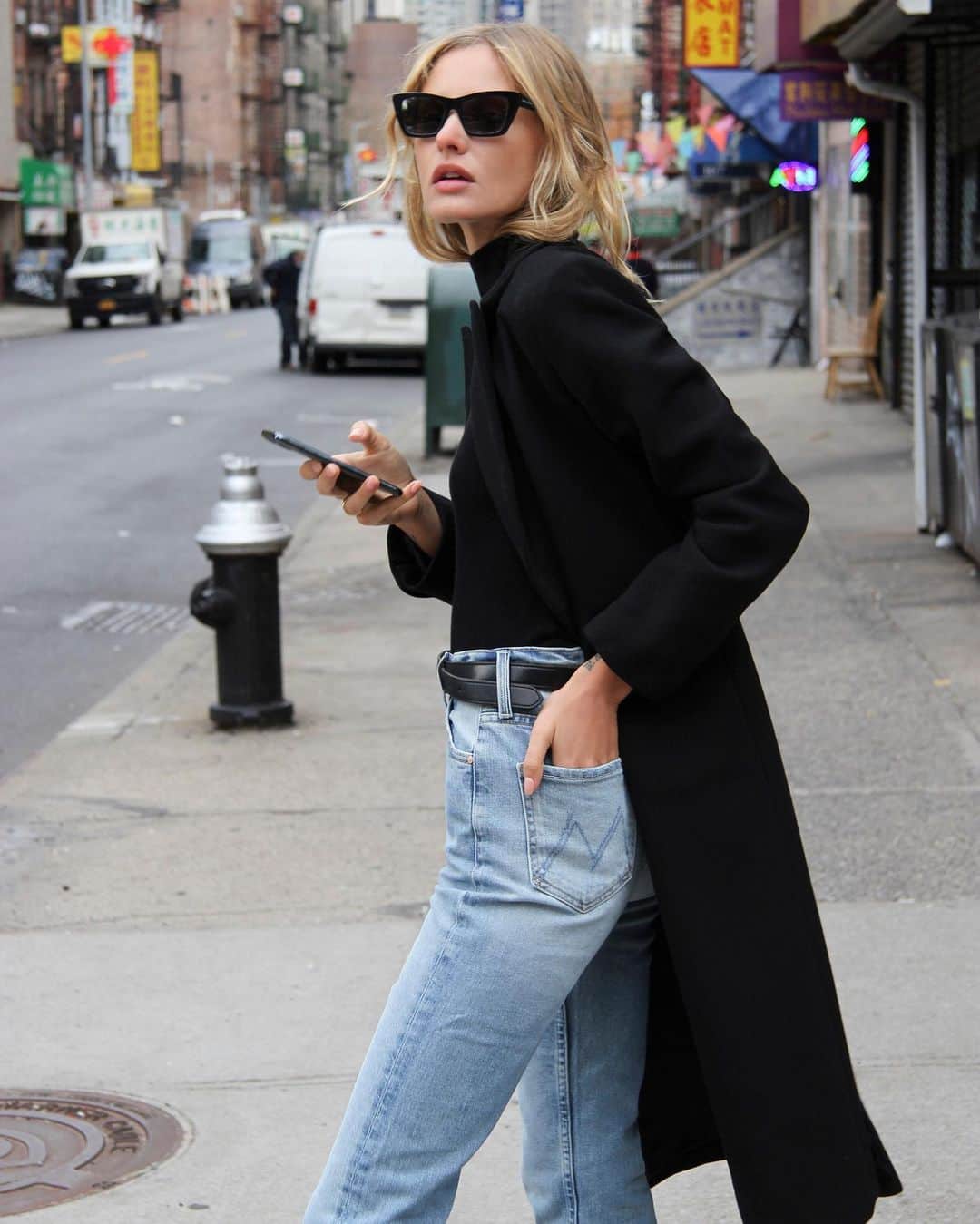 のインスタグラム：「Told ya. 💬  The High Waisted Rider Skimp... High-rise, straight leg in a longer than usual 31 inch inseam. Obviously SUPERIOR.」