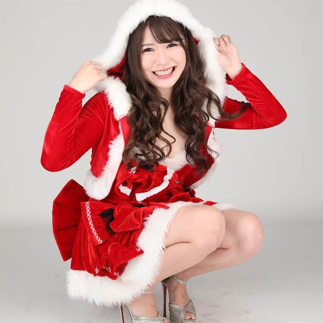 愛咲えれなのインスタグラム：「.. . さんたこす撮影 いってきました💓 きゃばきゃばさん いつもありがとうございます🥰 @caba2.cameramans @caba2.osaka . 大阪府大阪市中央区東心斎橋2-3-17 パピヨンビルB1F . Club IRIS 愛咲 えれな  . #愛咲えれな #きゃばきゃば #美女と野獣　#キャバ嬢 #iris #キャバクラ #クラブ #ミナミ #北新地 #宗右衛門町 #ポケパラ #指名 #えれな #シャネル #バースデーイベント #シャンパン #アルマンド #踊れるキャバ嬢 #踊れるキャバ嬢といえばえれな #イリス #ホステス #いいね返し #キャバ #ソウメイジャパン #ベルロゼ　#クラブイリス #黒髪ロング #フォロー増やしたい」
