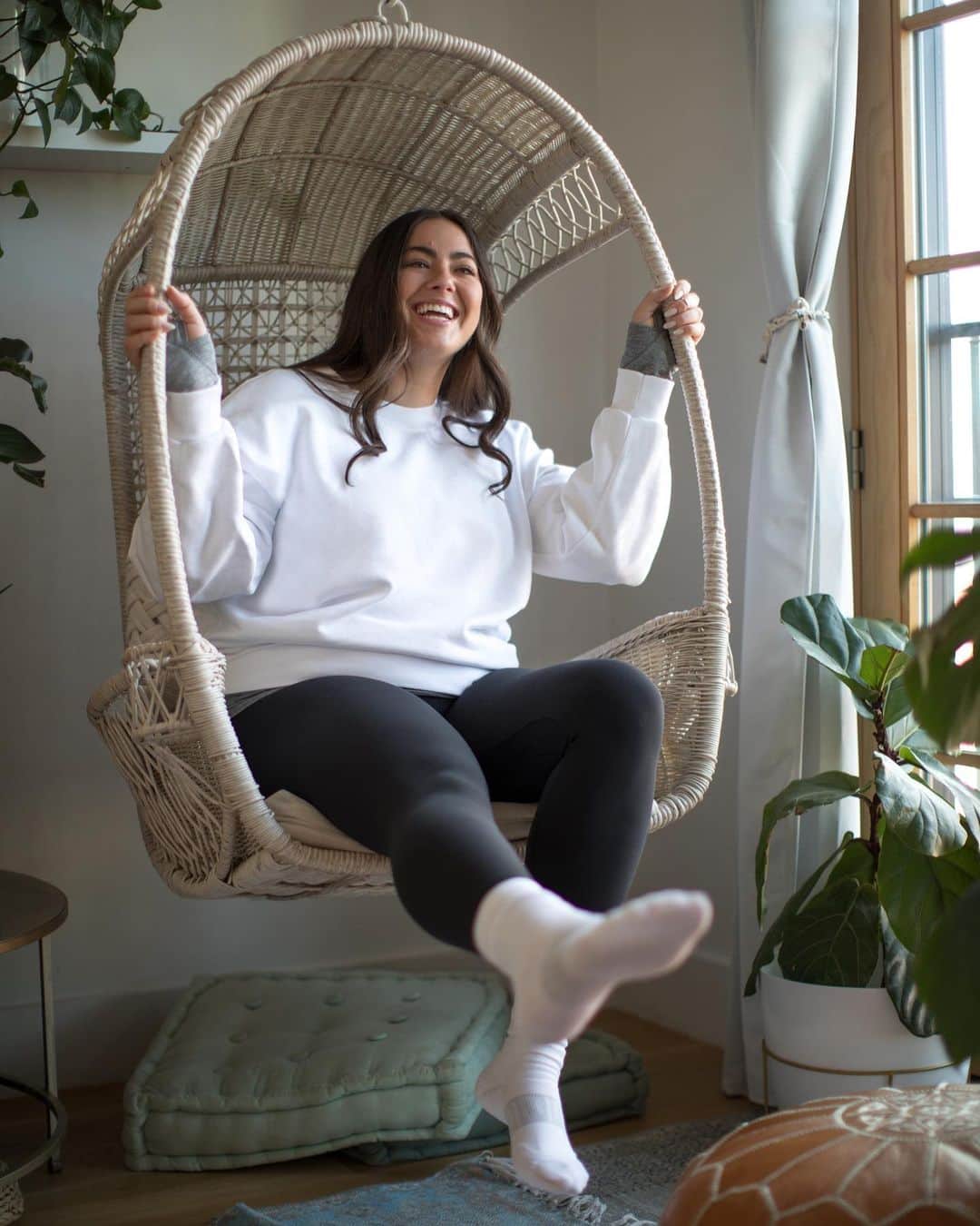 lululemonさんのインスタグラム写真 - (lululemonInstagram)「Shop cozy gear that will have them lounging (and smiling) all season long.  PS. Order by December 20 to have your gifts arrive by December 24.」12月19日 8時58分 - lululemon