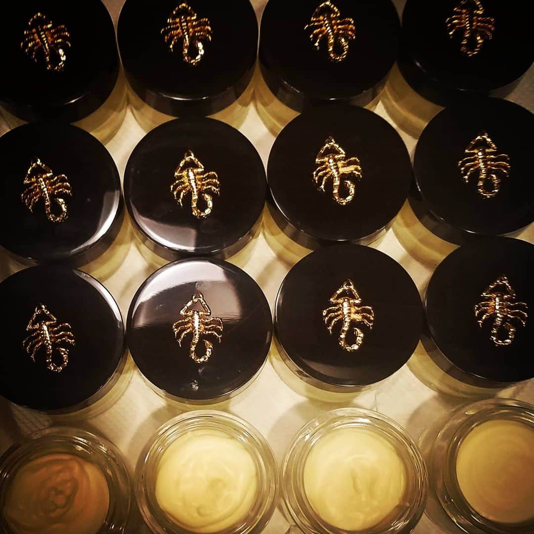 のインスタグラム：「GASOLINE GLAMOUR X SCORPION +  NEW GASOLINEGLAMOUR.COM LAUNCHING 2021 #ORGANIC #ORGANICSKINCARE #VEGAN #VEGANSKINCARE #CLEANSKINCARE #GREENBEAUTY #CRUELTYFREE #ECOBEAUTY #NONTOXIC #CANDLES  #PERFUME #SKINCARE  #EMPIRE #IDONTQUIT #BURYYOURDOUBTS #OFTENIMITATEDNEVERDUPLICATED #WOMAN #FIGHTER #TRUEGRIT  #TRYME  #THEONLYLAWISSURVIVAL #PLAYFORBLOOD #DONTTAKEANYSHIT  #LOVERULES #RAREFIND #THEONEYOUFEED  #GASOLINEGLAMOUR #GASOLINEGLAMOURXSCORPION #SCORPIONPOWER #ITSNOTBRAGGINGIFYOUCANBACKITUP 🦂🖤👑♠️⚡💎 GUTSY POWERFUL HONEST CLEAN CRUELTY FREE VEGAN SKINCARE 4EVERYONE SMALL BATCH HANDMADE IN LA  SCORPION MAGICK」
